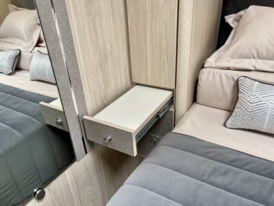 2025 Elddis Crusader Mistral pull out ledge