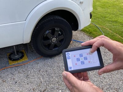 motorhome automatic levelling control system