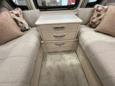 2025 Elddis Avante 868 caravan lounge