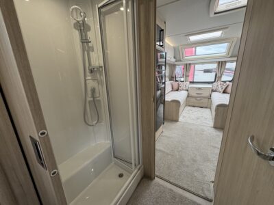 2025 Elddis Avante 868 caravan washroom to lounge